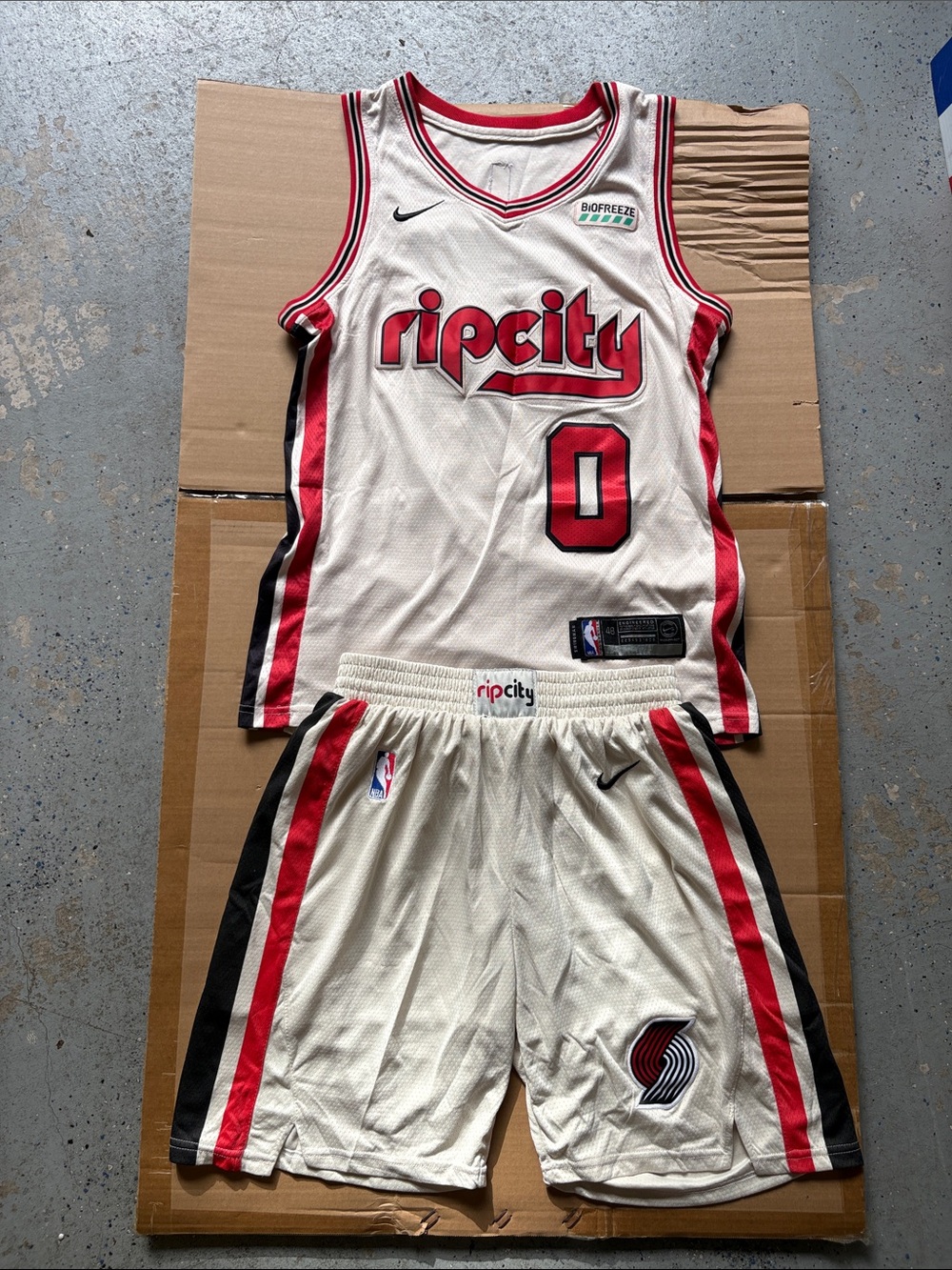 Nike White Red Black Rip City Basketball Jersey & Shorts Set Size 48 Lillard